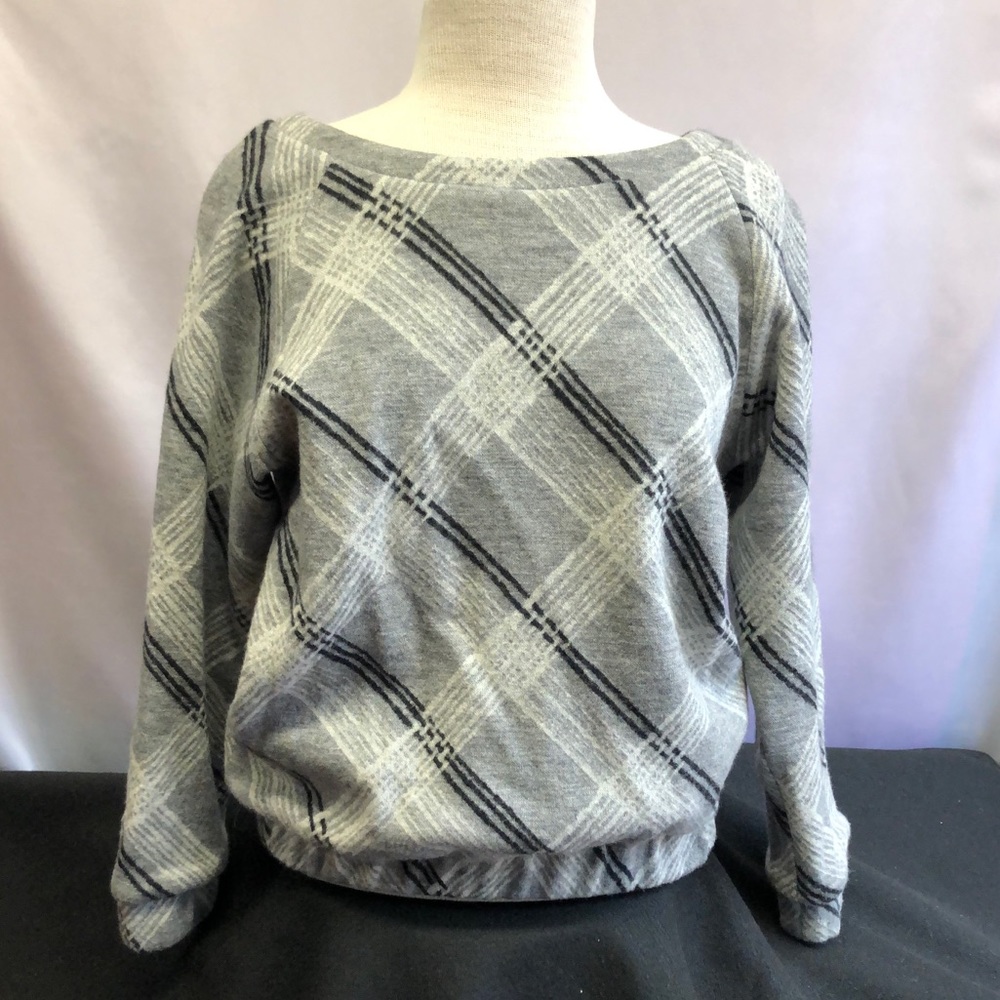 Gray Wool Plaid Ambali Paris Pullover Sweater. Size US 10/EU 40